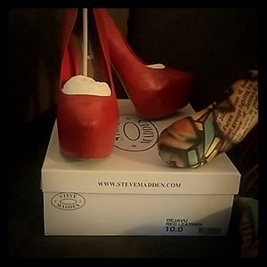 Vintage Red stilettos